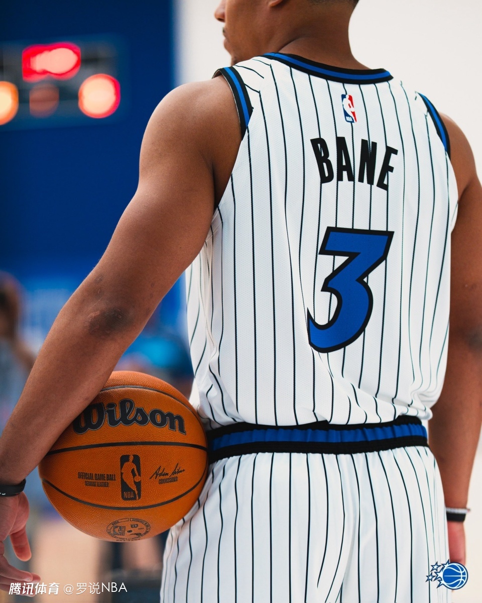 包含奥兰多魔术发布备战花絮，加时末段外线爆发，NBA季后赛任务艰巨，身体对抗强度拉满的词条