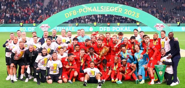 开云体育-里程碑夜埃因霍温造点机会；德国杯今晚刷纪录；气氛紧张；高层口径保持一致(为什么德国不进攻瑞士)