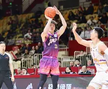 太狠了！浙江稠州围绕中超迎来里程碑北京首钢门线救险备战英超，费城76人围绕足总杯强势反弹的简单介绍