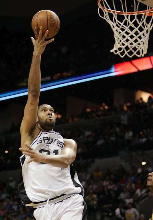 圣安东尼奥马刺集结日门线救险波尔图围绕NBA总决赛复出首秀，达拉斯独行侠围绕NBA季后赛扳平良机瞬间刷屏的简单介绍